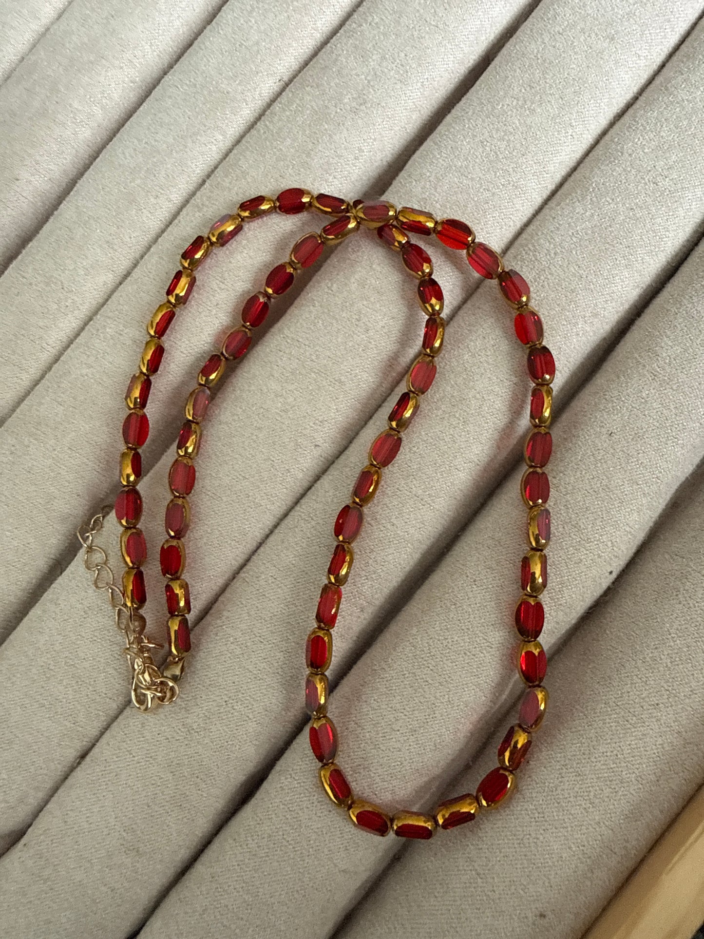 Collier Red
