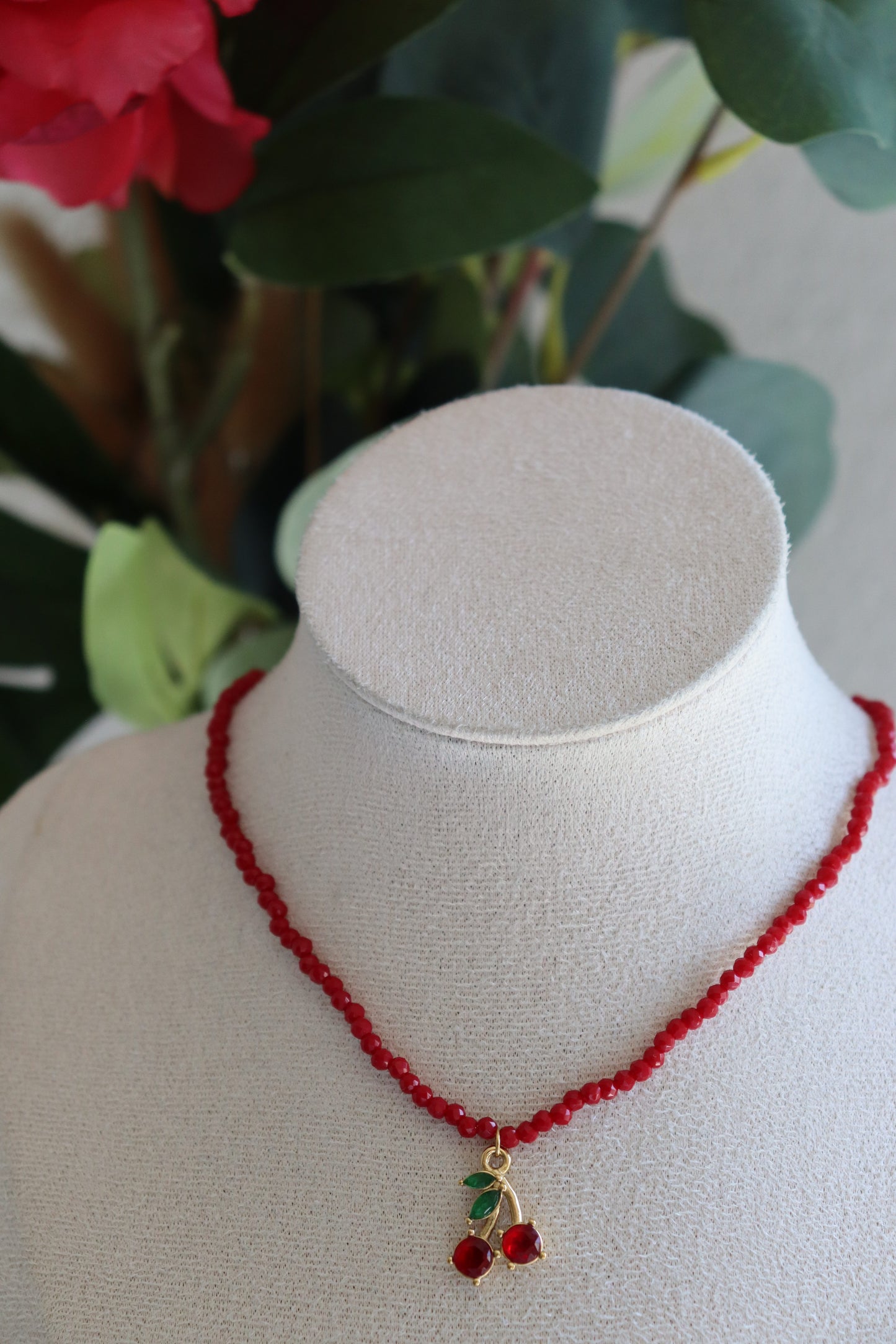Collier Cherry