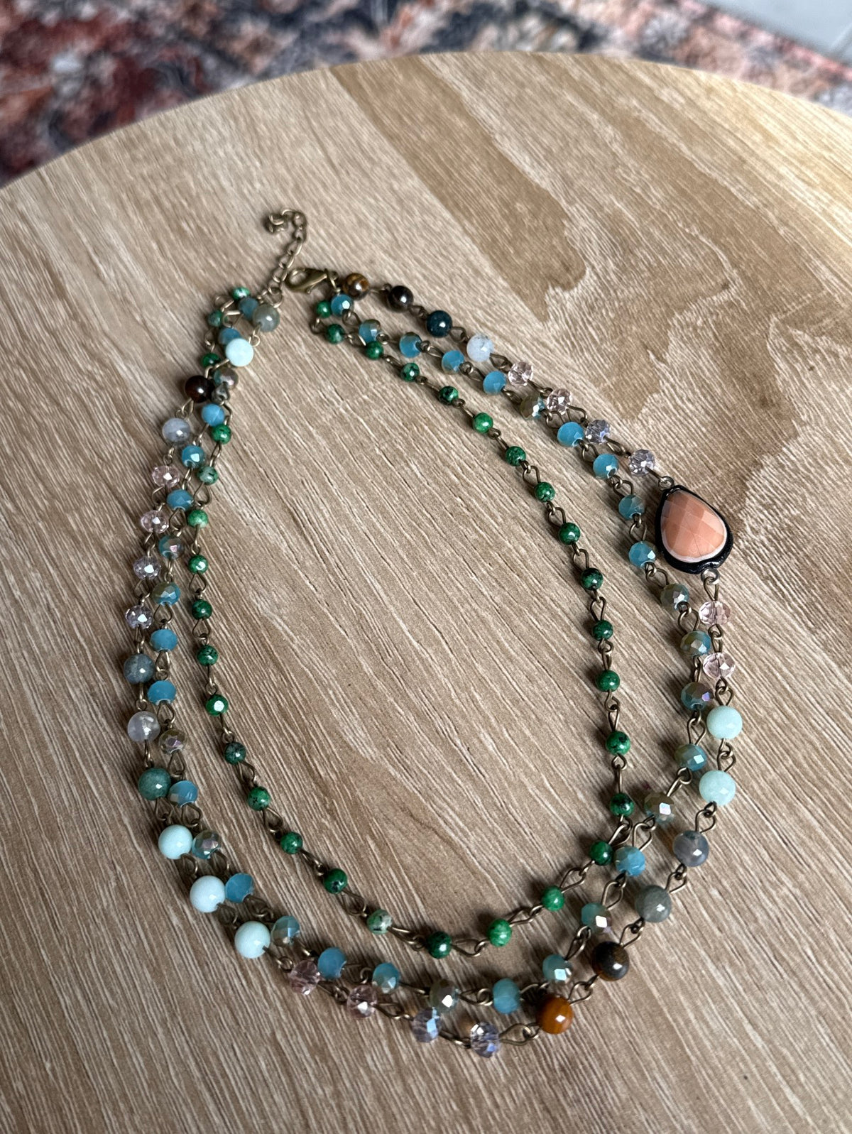 Collier trois rang Fineline - En verre et pierres