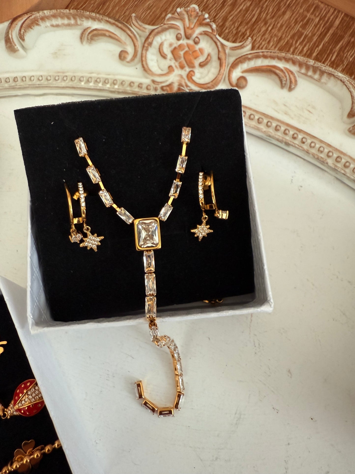 Coffret bijoux : Collier Y et boucles d’oreilles