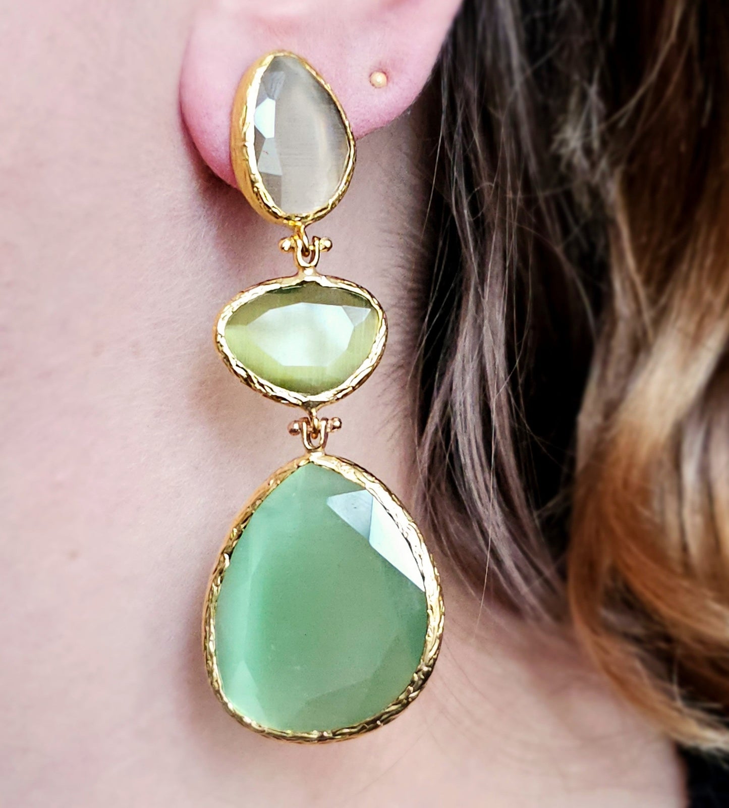 Boucle d'oreille Glow Line Vert clair • Olive • Nude